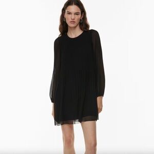 Aritzia Wilfred Daydreamer Mini Dress Black Pleated Chiffon Size Large Like New